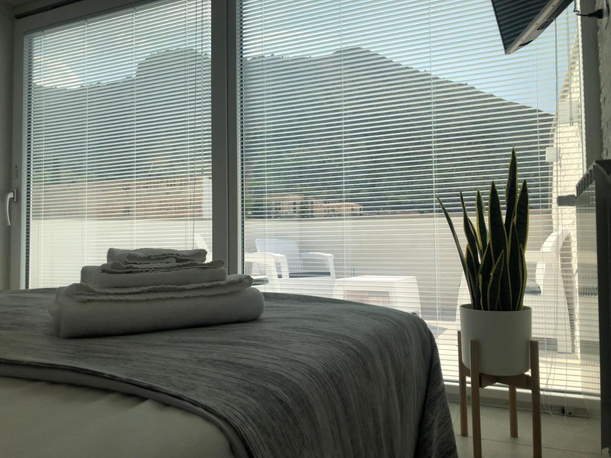 Porta Del Golfo Apartments & Suites カステッランマーレ・デル・ゴルフォ エクステリア 写真