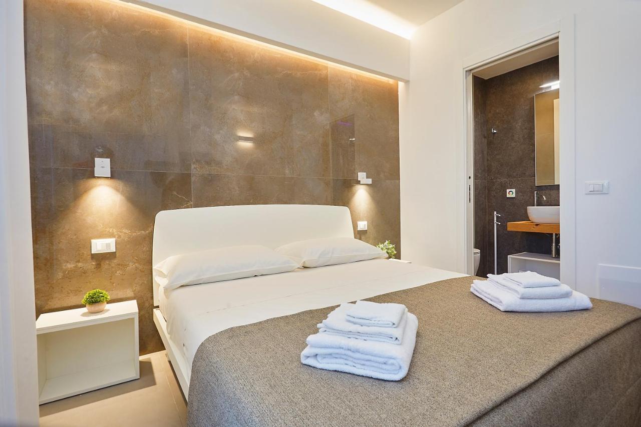 Porta Del Golfo Apartments & Suites カステッランマーレ・デル・ゴルフォ エクステリア 写真