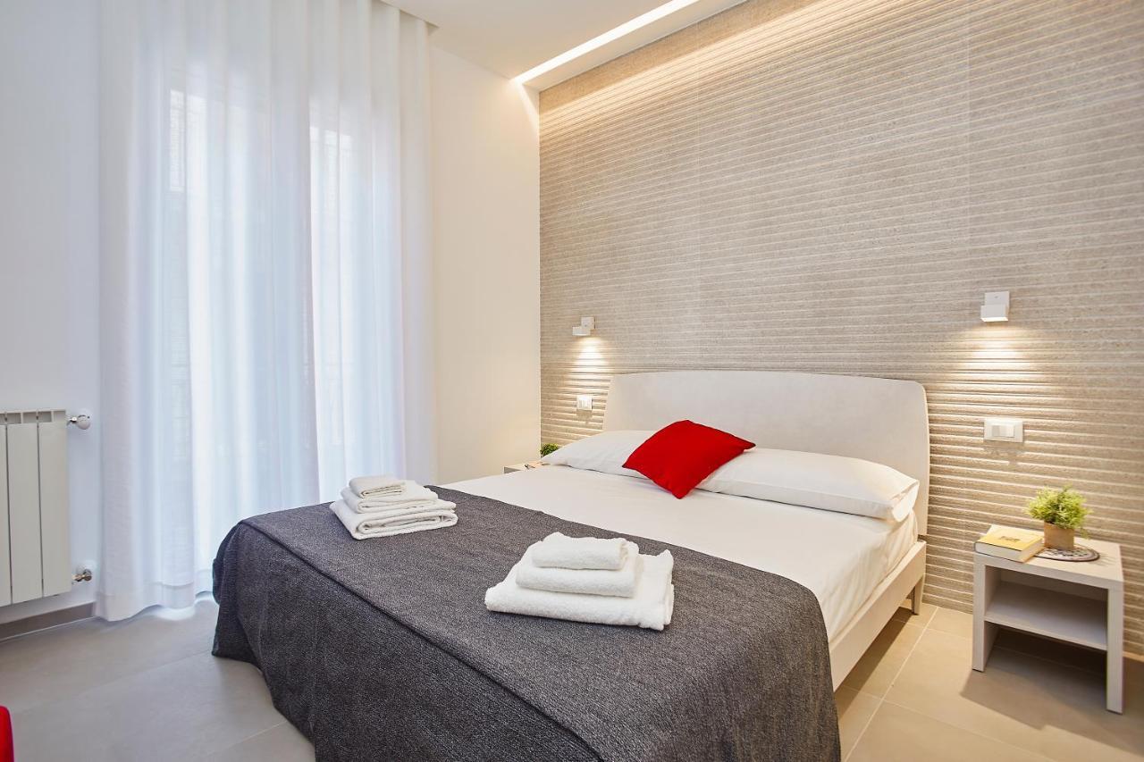 Porta Del Golfo Apartments & Suites カステッランマーレ・デル・ゴルフォ エクステリア 写真