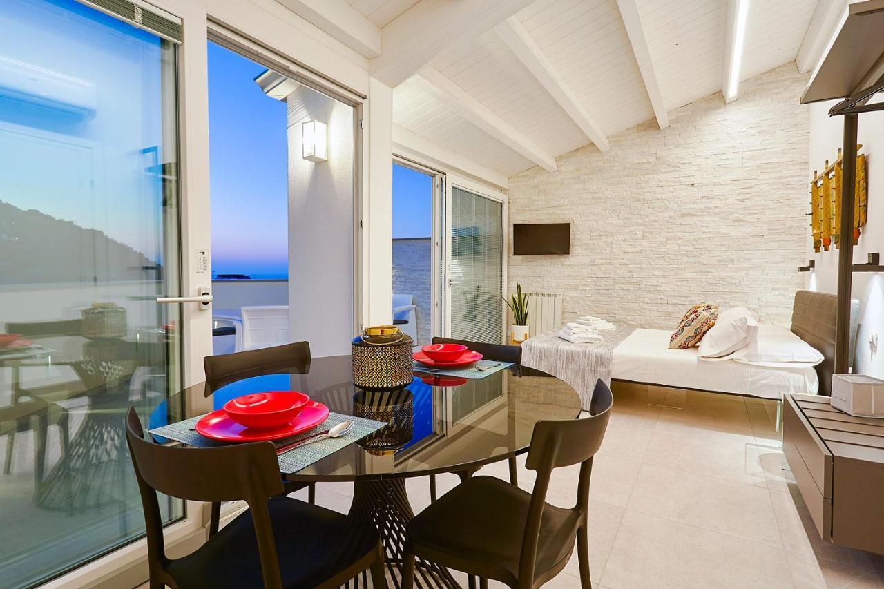 Porta Del Golfo Apartments & Suites カステッランマーレ・デル・ゴルフォ エクステリア 写真