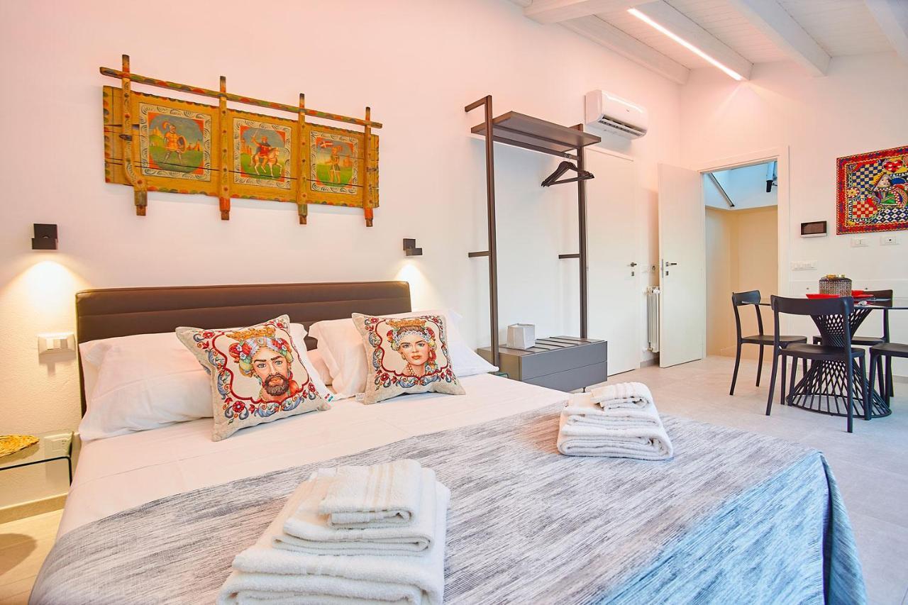 Porta Del Golfo Apartments & Suites カステッランマーレ・デル・ゴルフォ エクステリア 写真