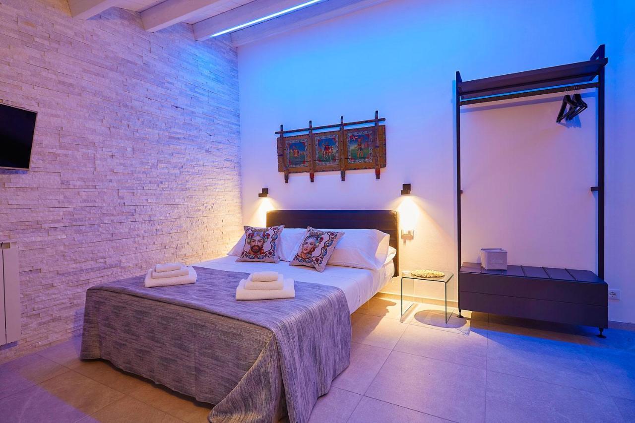 Porta Del Golfo Apartments & Suites カステッランマーレ・デル・ゴルフォ エクステリア 写真