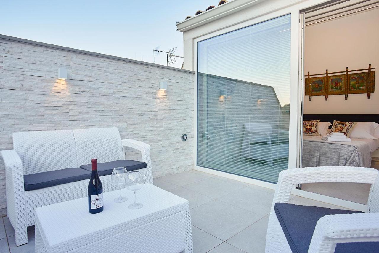 Porta Del Golfo Apartments & Suites カステッランマーレ・デル・ゴルフォ エクステリア 写真