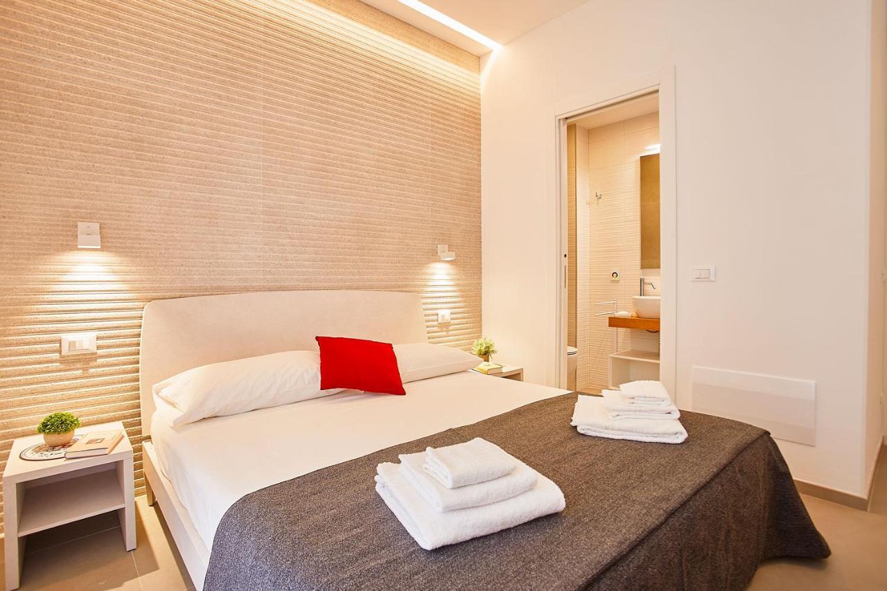 Porta Del Golfo Apartments & Suites カステッランマーレ・デル・ゴルフォ エクステリア 写真