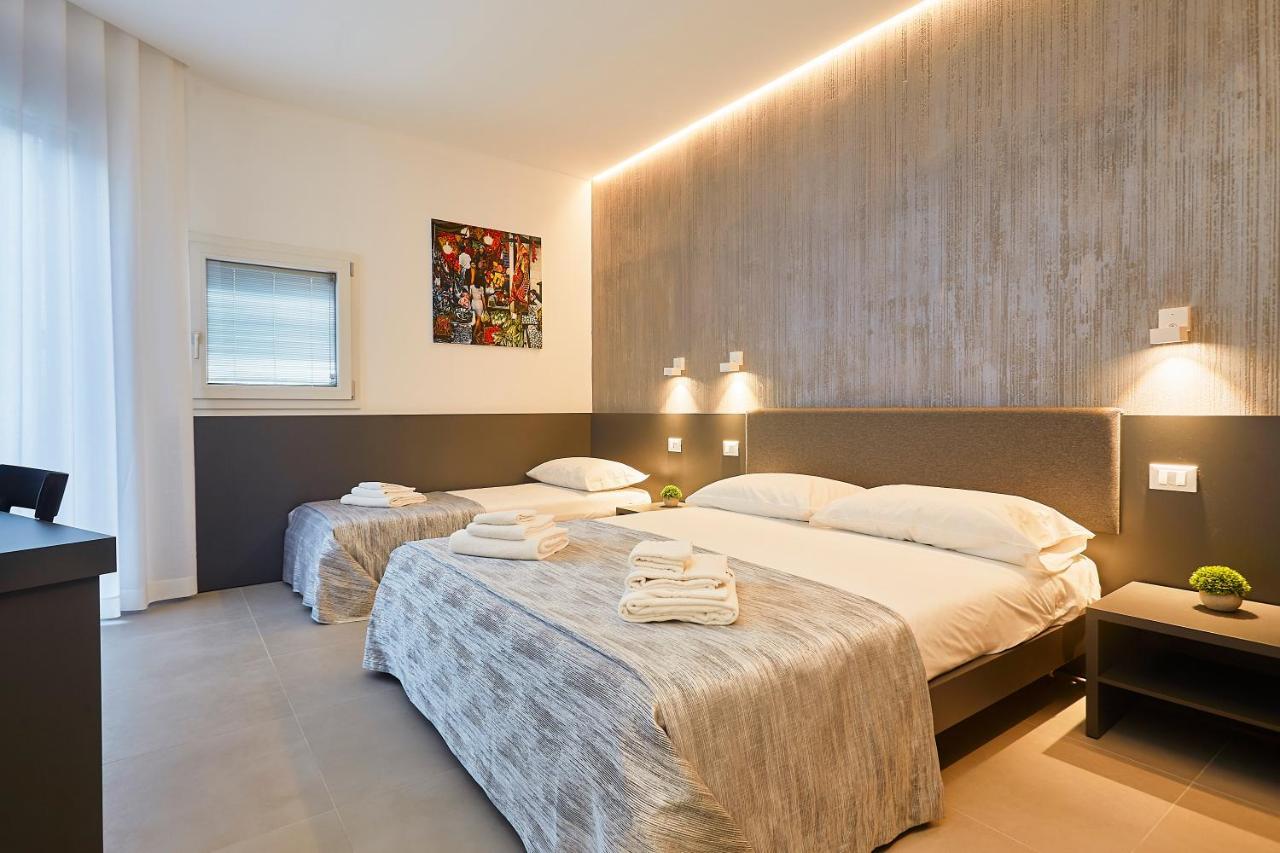 Porta Del Golfo Apartments & Suites カステッランマーレ・デル・ゴルフォ エクステリア 写真
