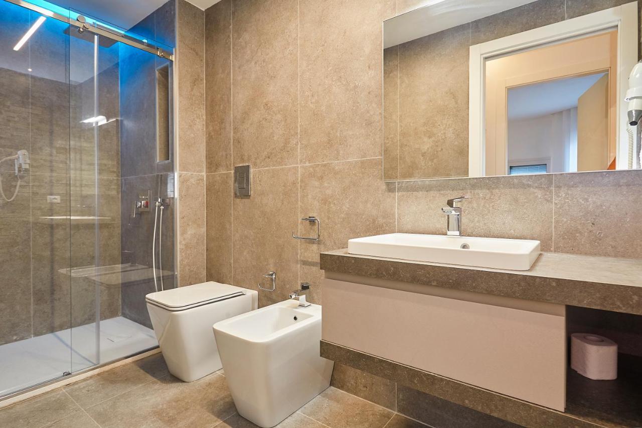 Porta Del Golfo Apartments & Suites カステッランマーレ・デル・ゴルフォ エクステリア 写真