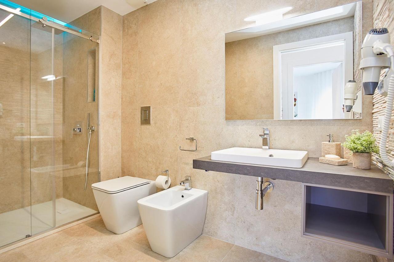 Porta Del Golfo Apartments & Suites カステッランマーレ・デル・ゴルフォ エクステリア 写真