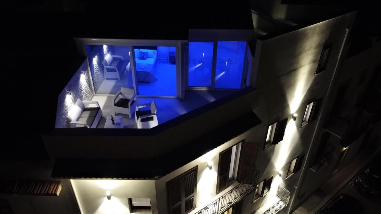 Porta Del Golfo Apartments & Suites カステッランマーレ・デル・ゴルフォ エクステリア 写真