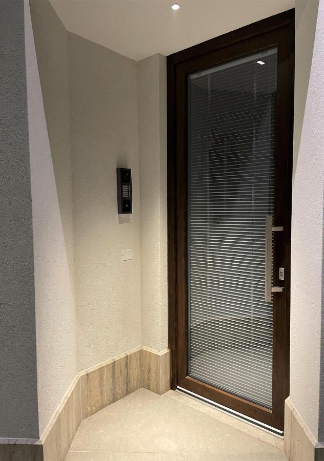 Porta Del Golfo Apartments & Suites カステッランマーレ・デル・ゴルフォ エクステリア 写真