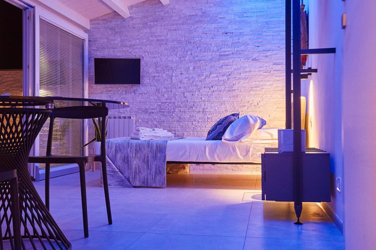 Porta Del Golfo Apartments & Suites カステッランマーレ・デル・ゴルフォ エクステリア 写真